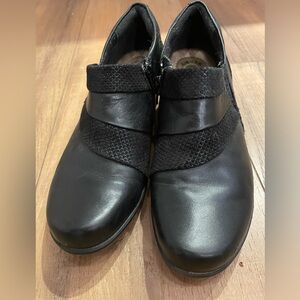 Earth Origins Leather Shoes